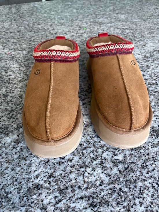 UGG Shoes - UGG women’s Chestnut Tasman Suede Slip-On platform Mules with Red Trim, size 7
